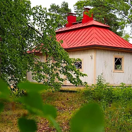Kivisaari Hotel