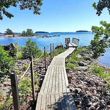 Hotel Kivisaari *